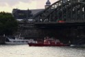 PSpringt kein Suizid Brueckenspringer Koeln Hohenzollernbruecke P253